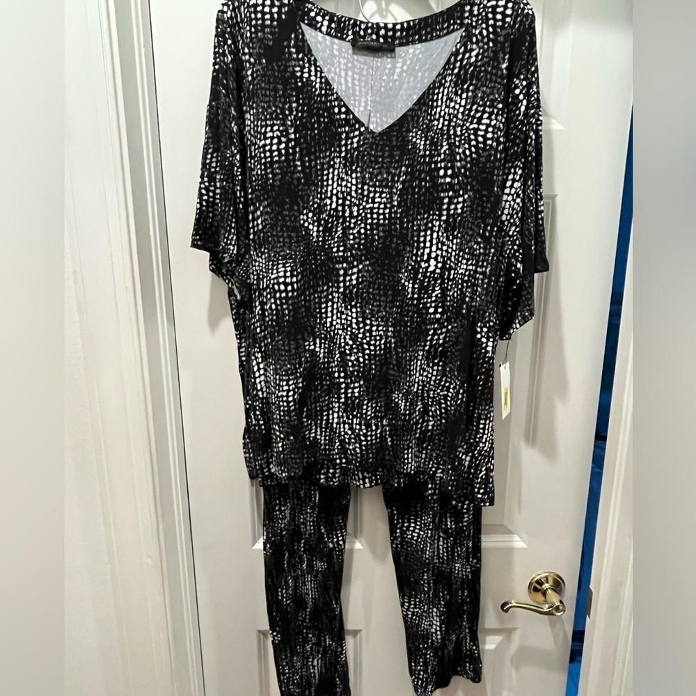 DONNA KARAN PAJAMAS 2-piece Short sleeves NWT sz 3X